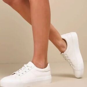 NWOT DV by Dolce Vita White Sneakers